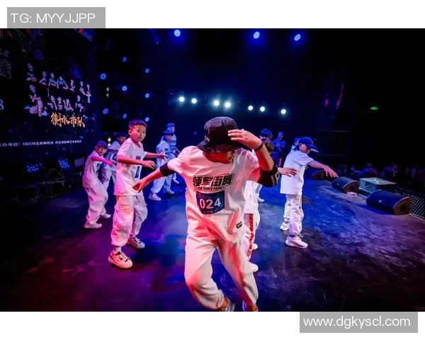 全国街舞大赛点评重庆街舞队展现出色技术与独特风格的精彩表现 全国街舞大赛点评重庆街舞队展现出色技术与独特风格的精彩表现