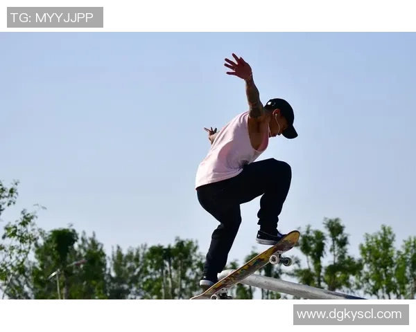 南京滑板队在极限运动会中以67分稳居积分榜首位 南京滑板队在极限运动会中以67分稳居积分榜首位