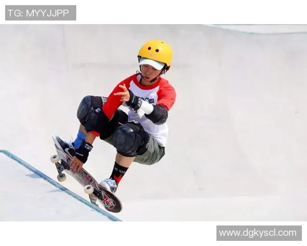 广州滑板队在极限运动联赛中以65分稳居积分榜首位