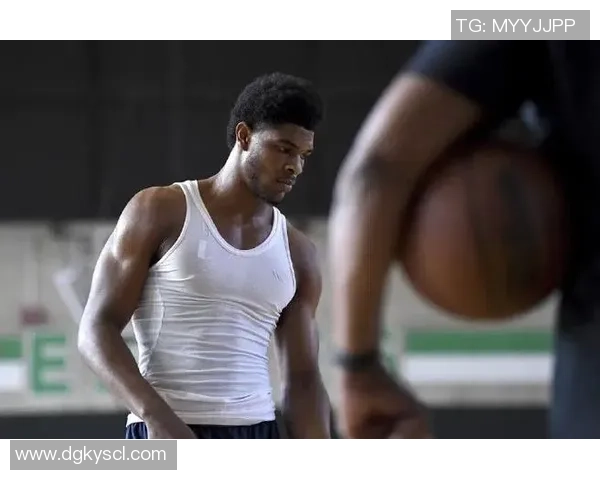 斯库特亨德森：未来篮球之星的崛起与挑战解析